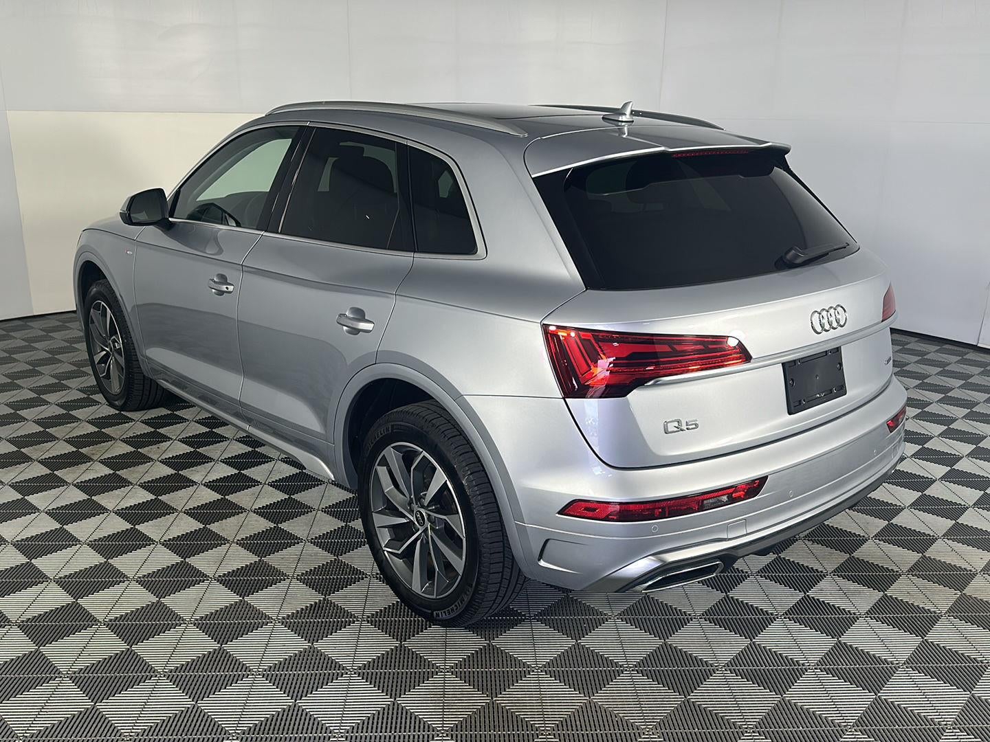2023 Audi Q5 S line Premium Plus
