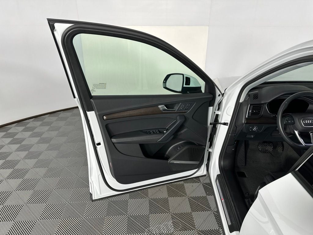2023 Audi Q5 45 S line Premium Plus quattro