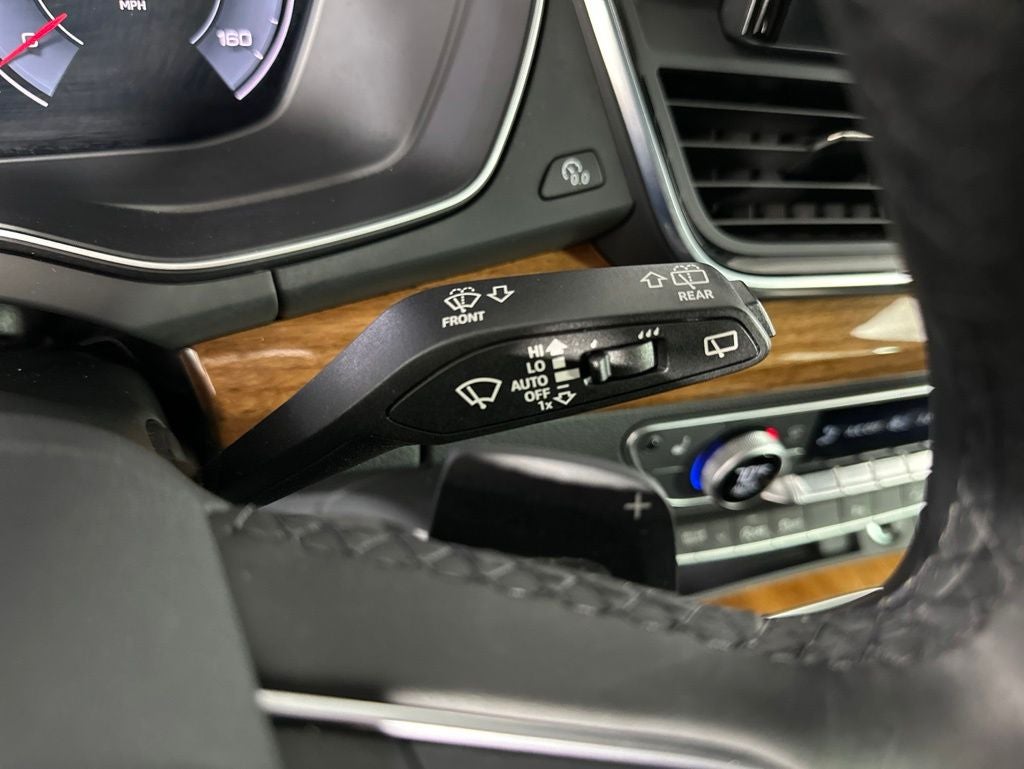 2023 Audi Q5 45 S line Premium quattro