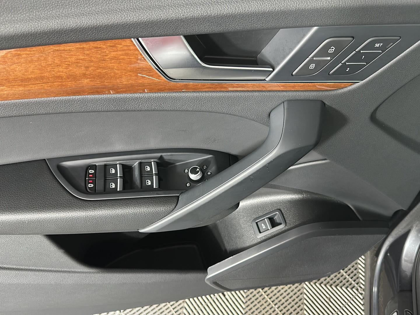 2023 Audi Q5 S line Premium
