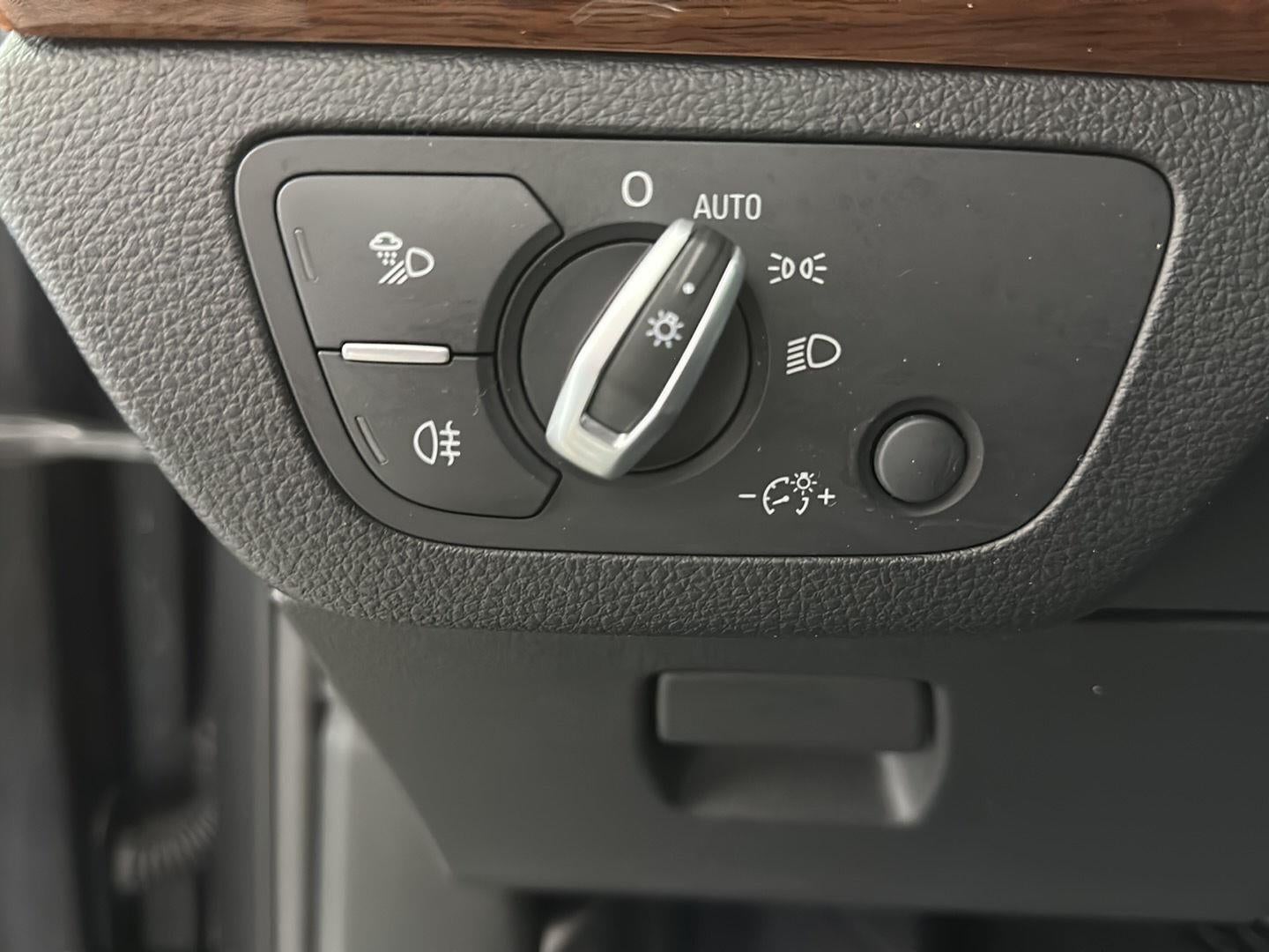 2023 Audi Q5 S line Premium