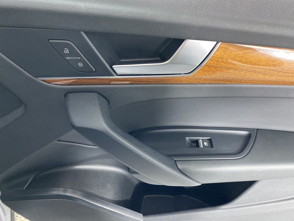 2023 Audi Q5 45 S line Premium quattro