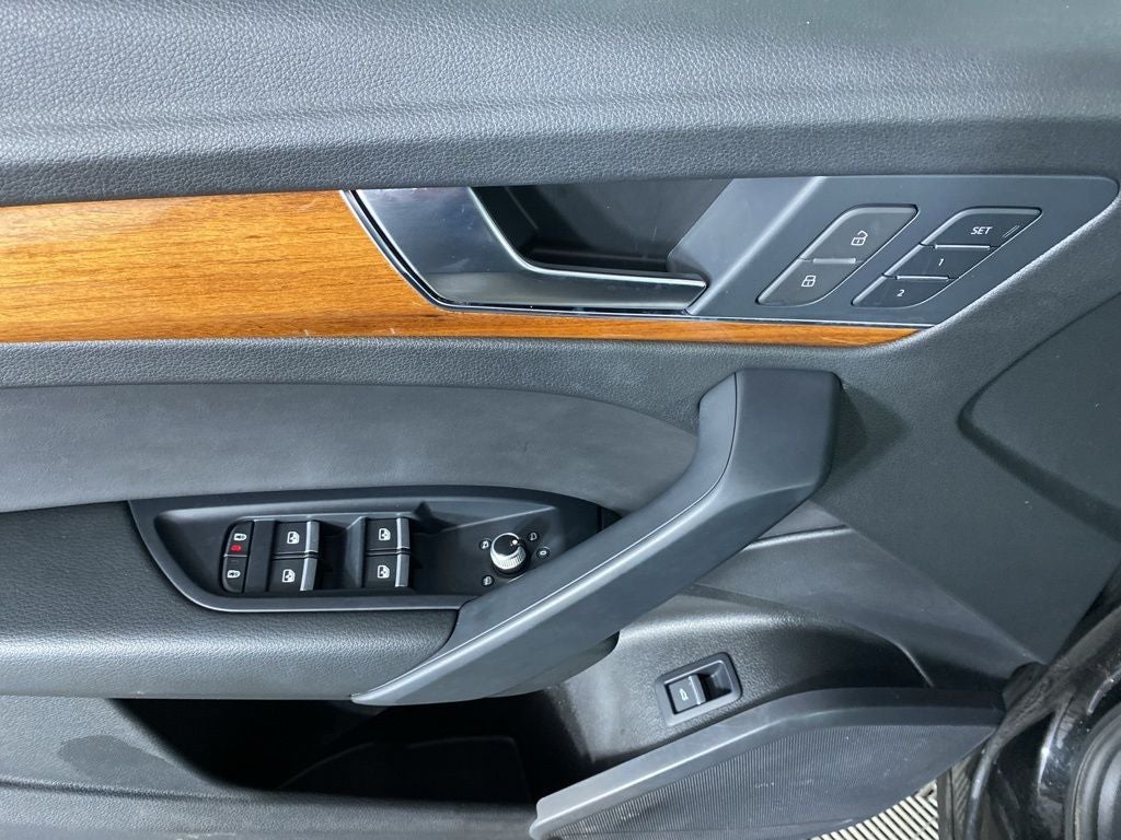 2023 Audi Q5 45 S line Premium quattro