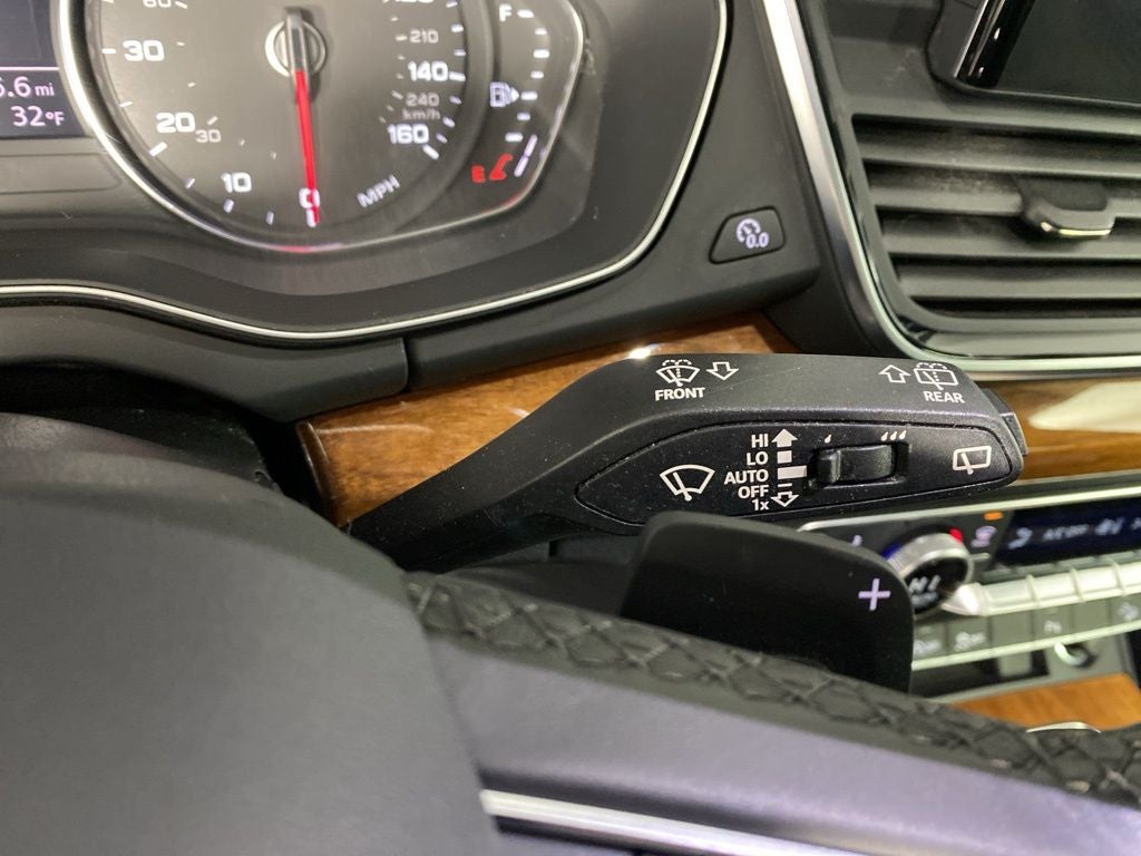 2023 Audi Q5 45 S line Premium quattro