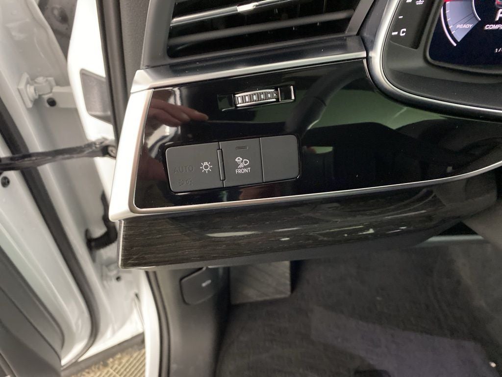 2025 Audi Q7 45 Premium Plus quattro