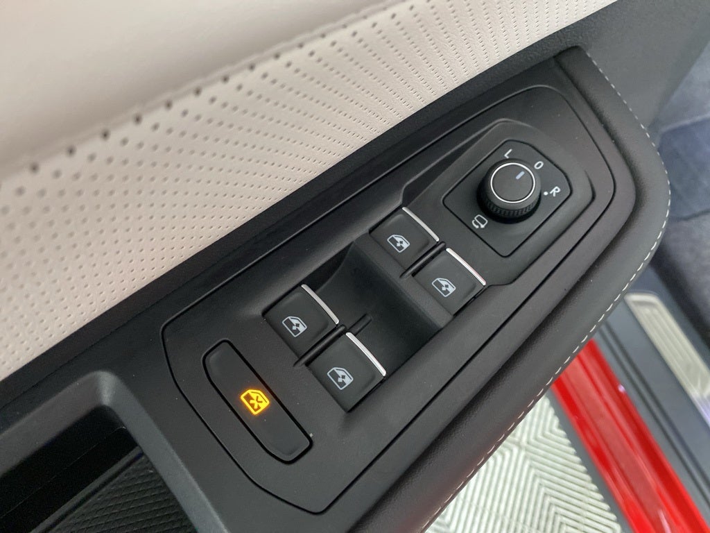 2025 Volkswagen Atlas Cross Sport 2.0T SEL Premium R-Line