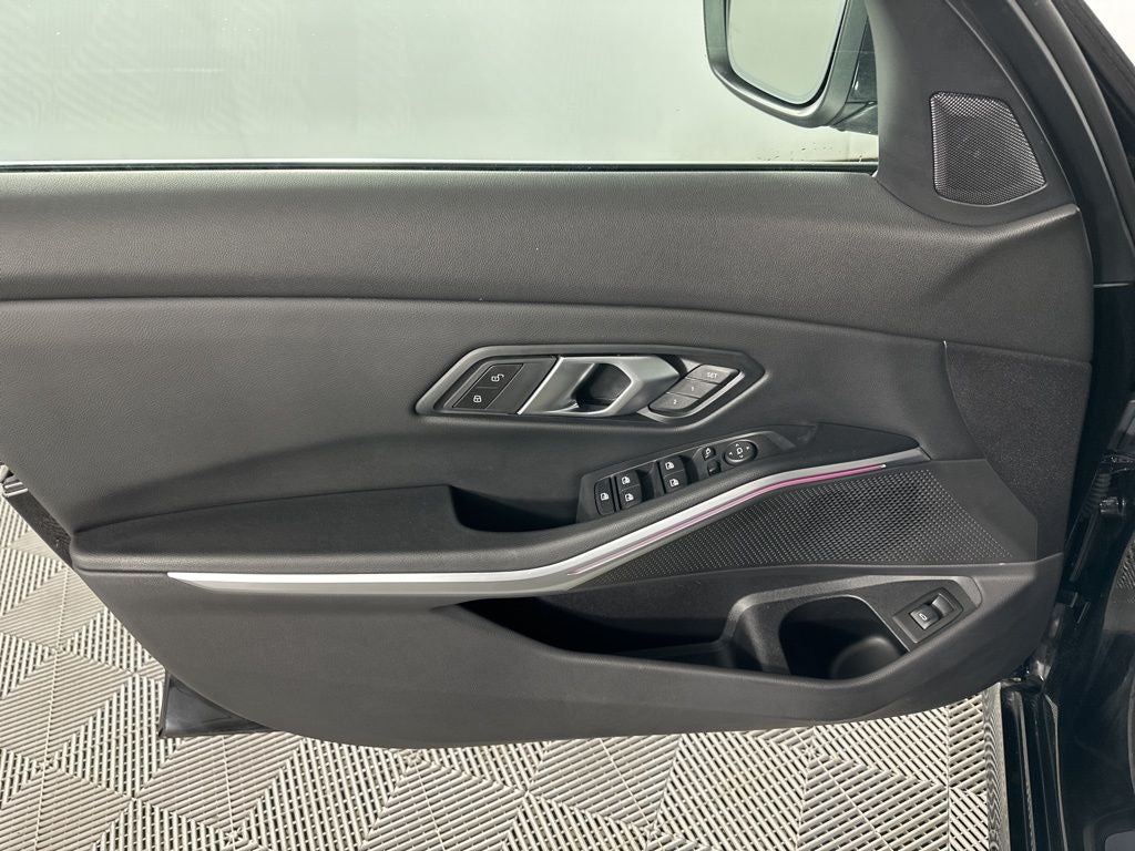 2025 BMW 3 Series 330i xDrive