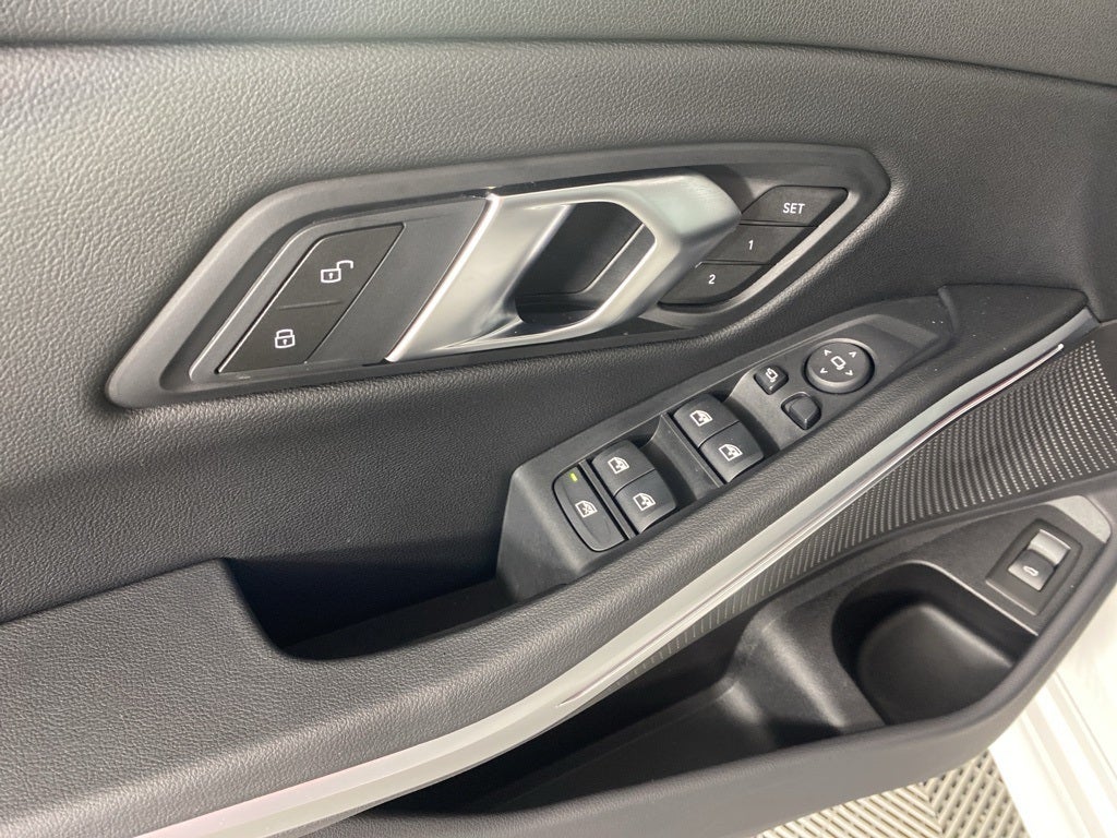 2025 BMW 3 Series 330i xDrive