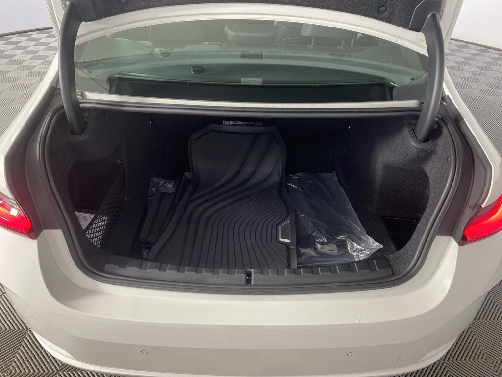 2025 BMW 3 Series 330i xDrive