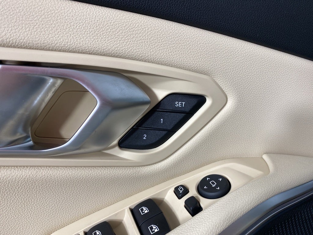 2025 BMW 3 Series 330i xDrive