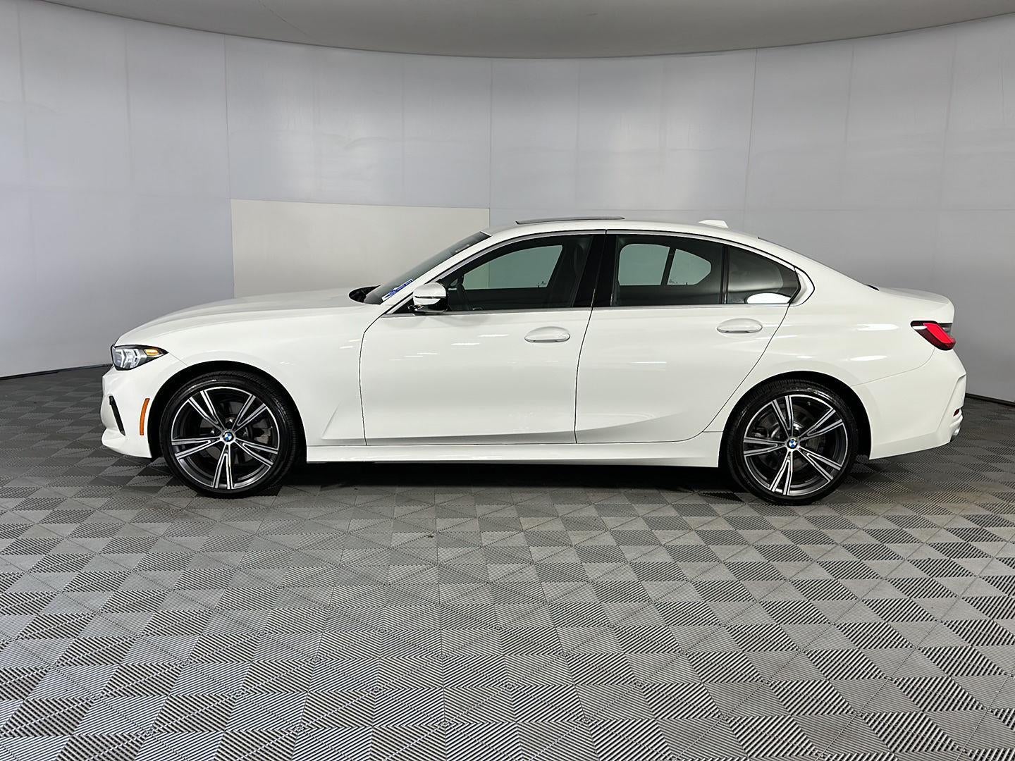 2024 BMW 3 Series 330i xDrive