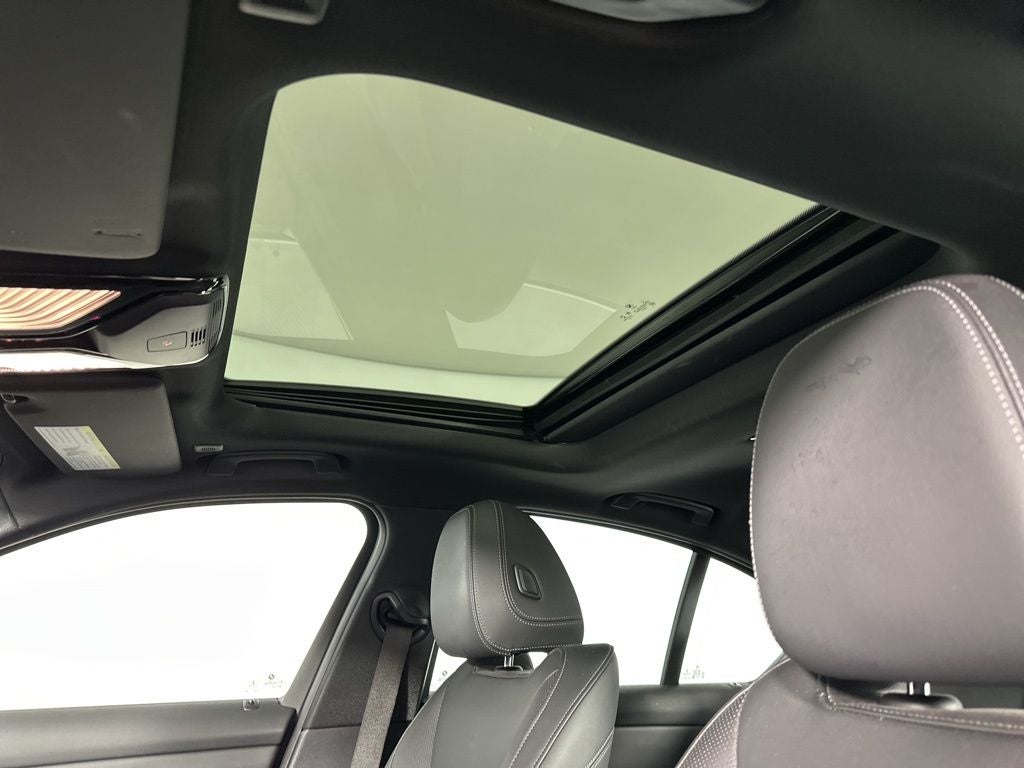 2023 BMW 3 Series 330i xDrive