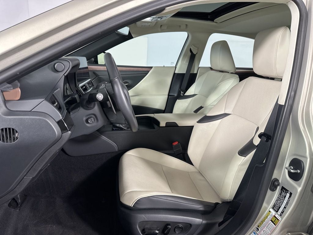 2023 Lexus ES 250
