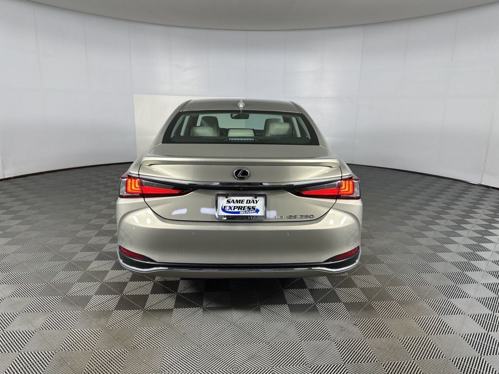 2023 Lexus ES 250