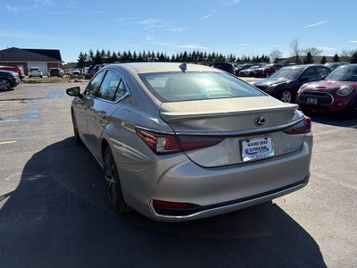 2023 Lexus ES 250