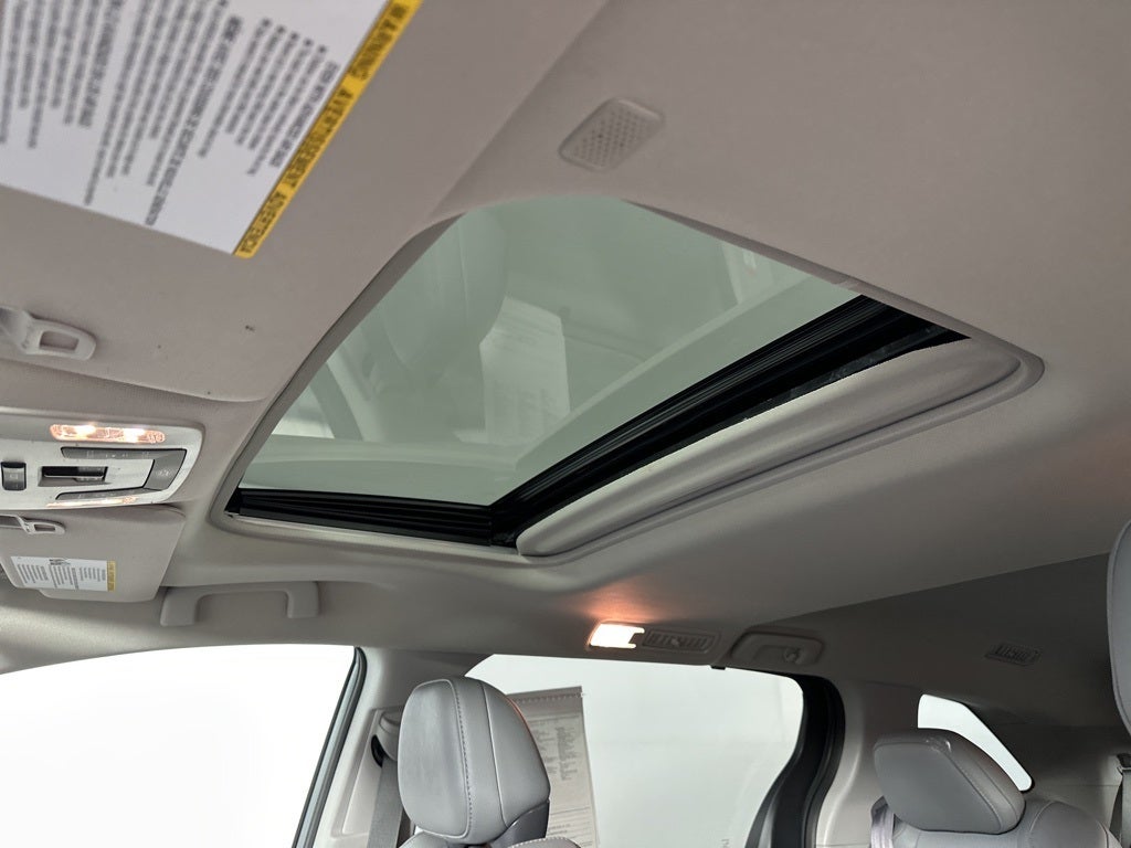 2021 Toyota Sienna XLE 7 Passenger