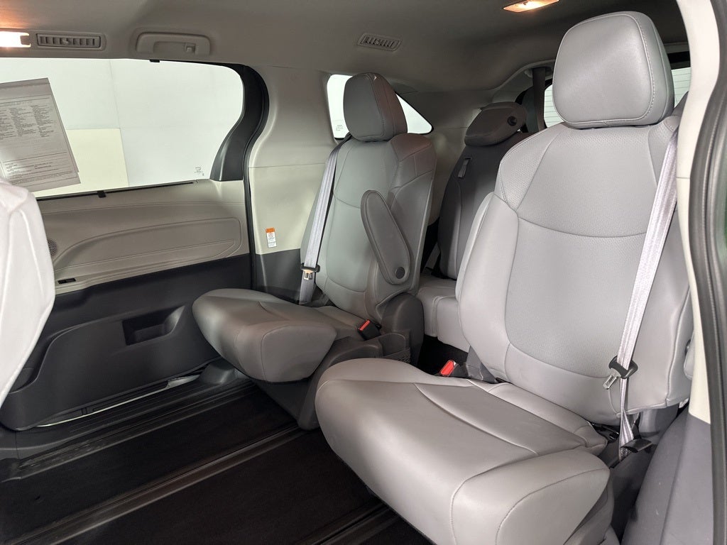 2021 Toyota Sienna XLE 7 Passenger
