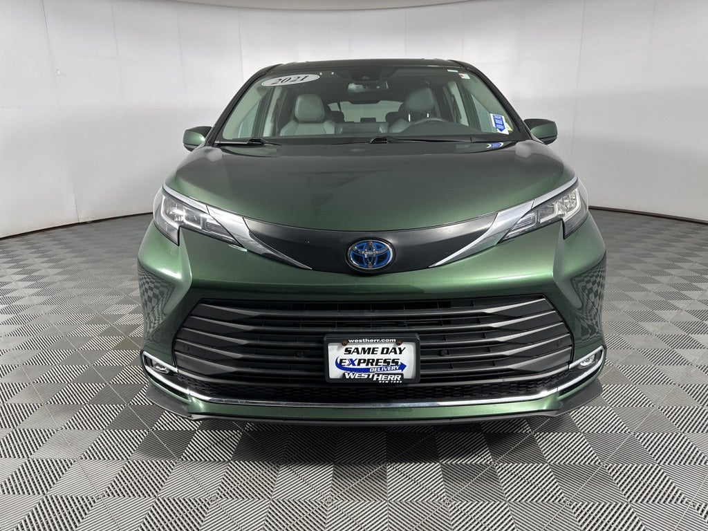 2021 Toyota Sienna XLE 7 Passenger