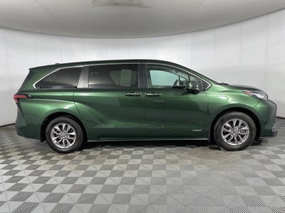 2021 Toyota Sienna XLE 7 Passenger