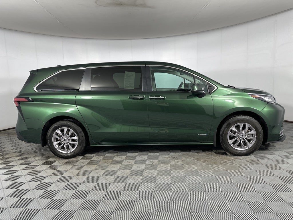 2021 Toyota Sienna XLE 7 Passenger