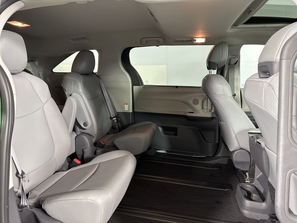 2021 Toyota Sienna XLE 7 Passenger