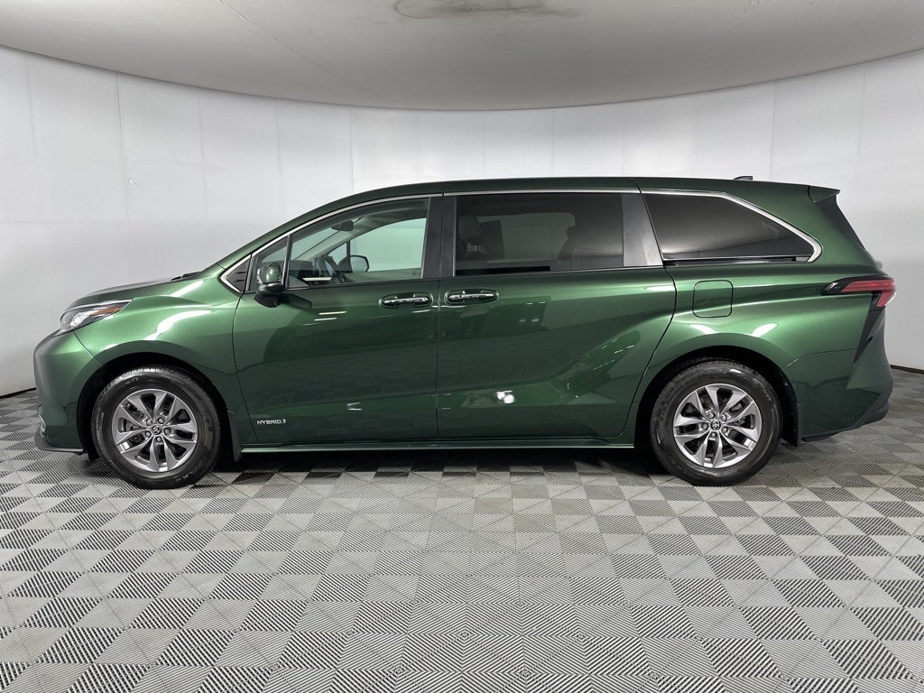 2021 Toyota Sienna XLE 7 Passenger