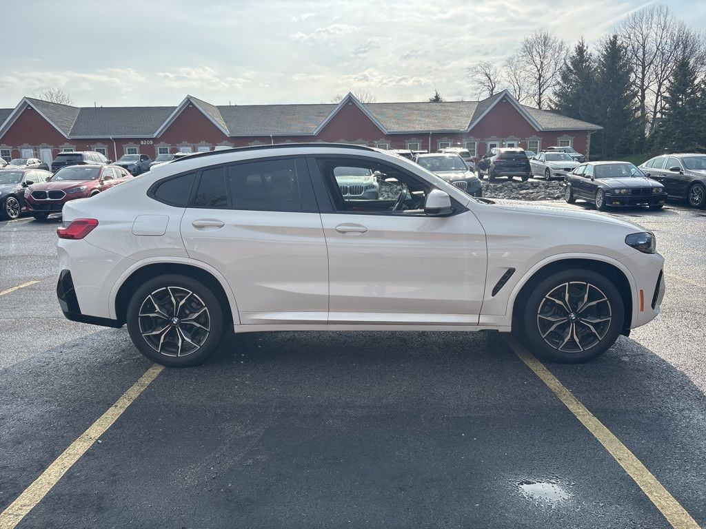 2025 BMW X4 xDrive30i