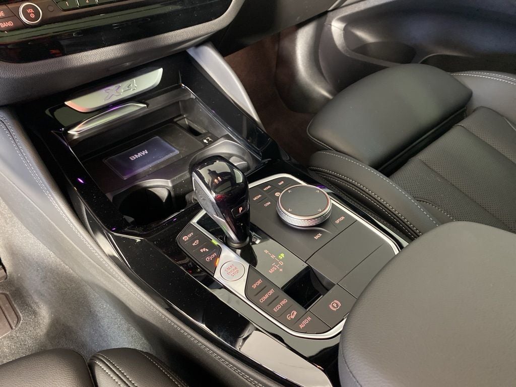 2025 BMW X4 xDrive30i