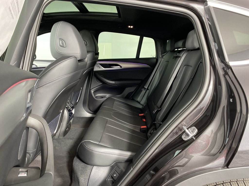 2025 BMW X4 xDrive30i