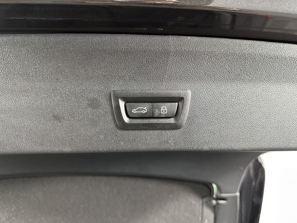 2025 BMW X4 xDrive30i