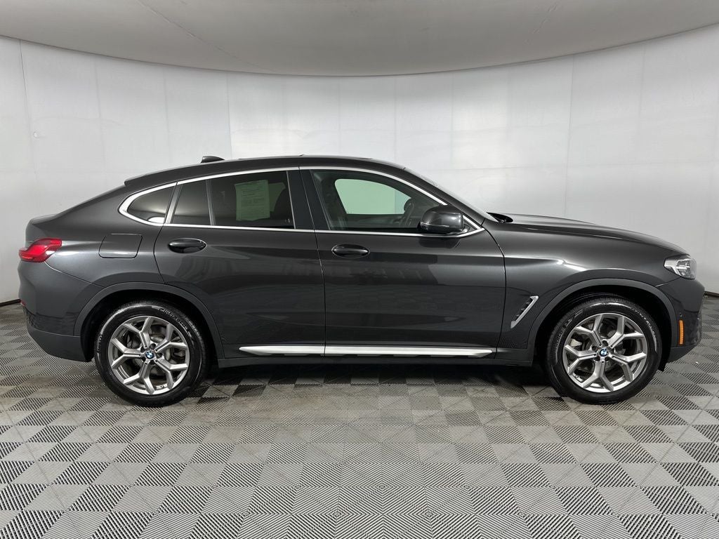 2025 BMW X4 xDrive30i
