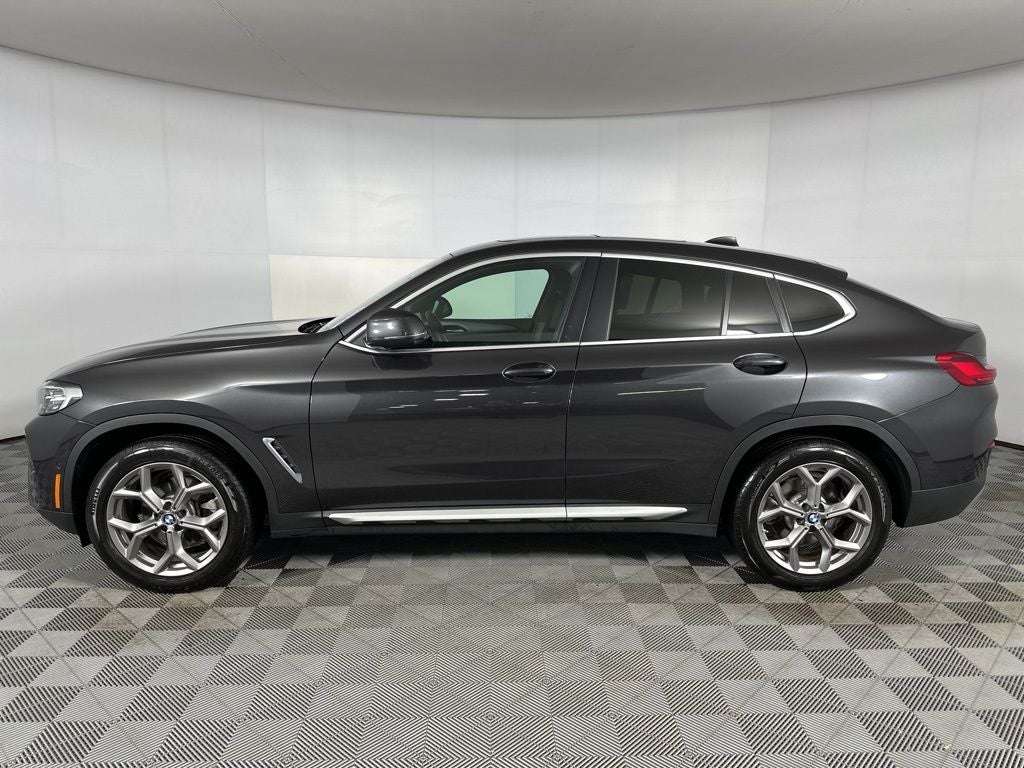 2025 BMW X4 xDrive30i