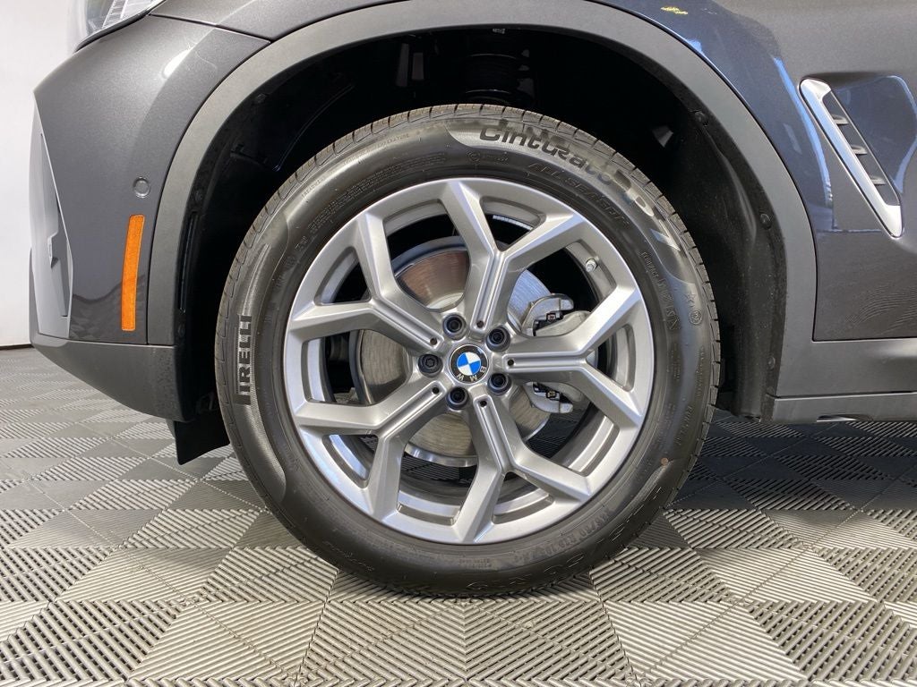 2025 BMW X4 xDrive30i