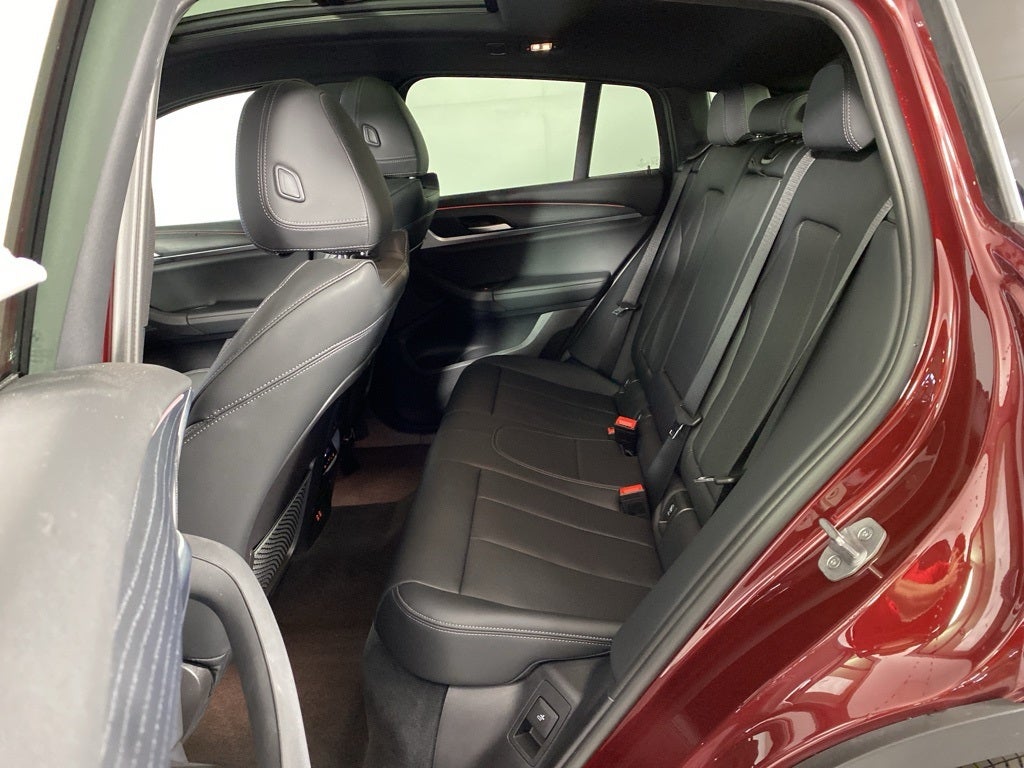 2023 BMW X4 xDrive30i