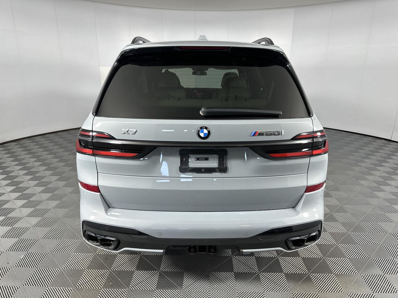 2024 BMW X7 M60i