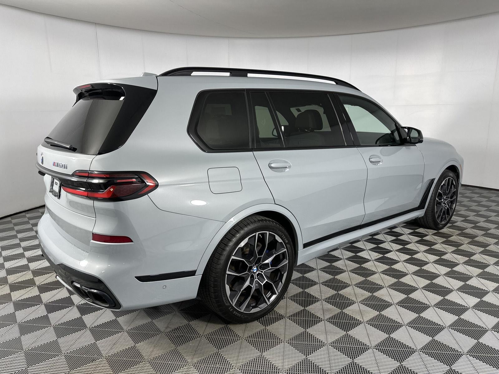 2024 BMW X7 M60i
