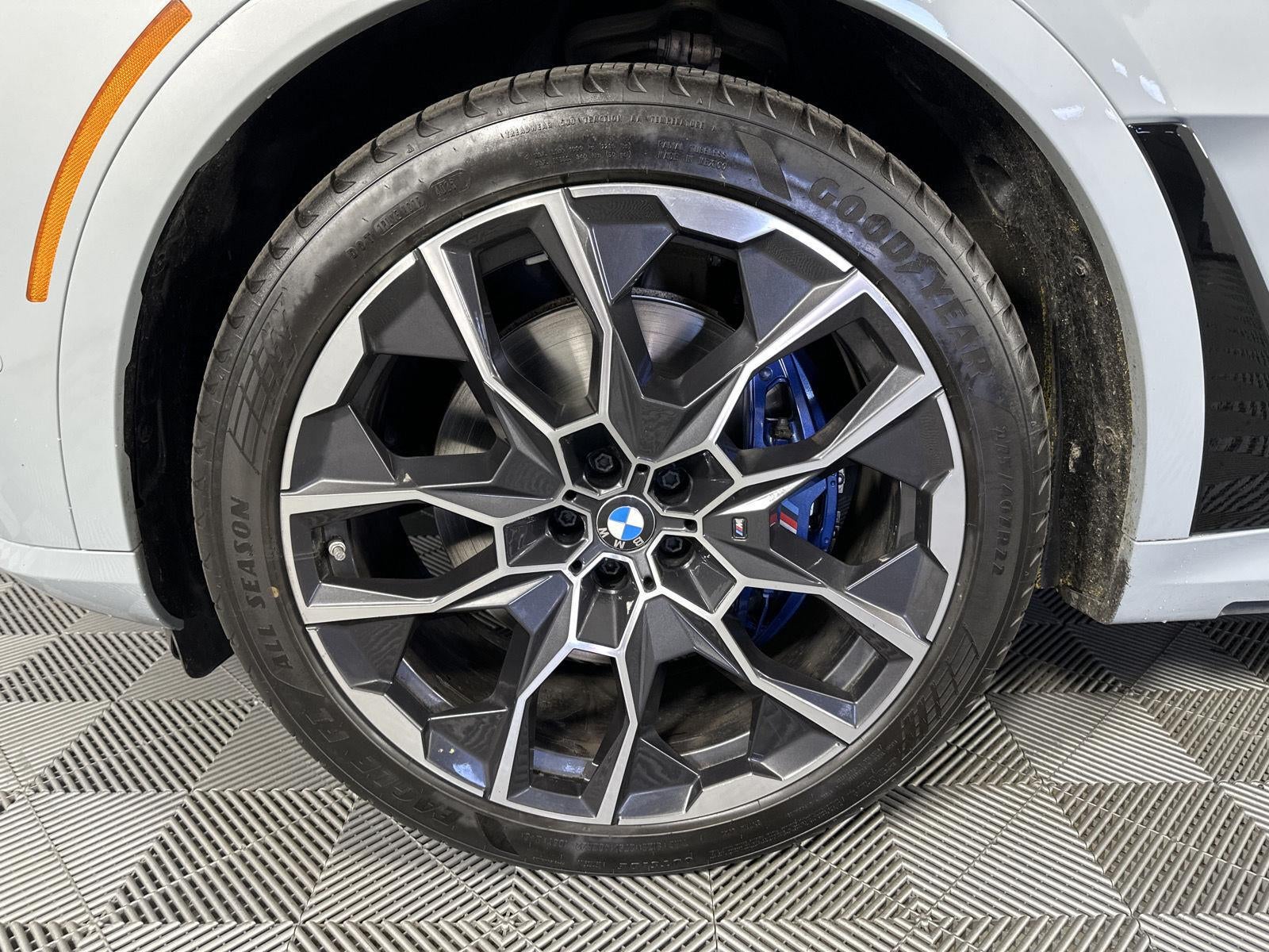 2024 BMW X7 M60i