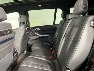 2025 BMW X7 M60i