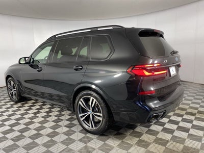2025 BMW X7 M60i