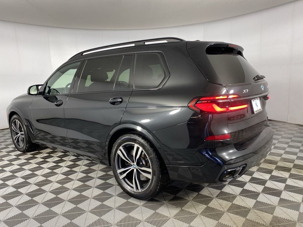 2025 BMW X7 M60i