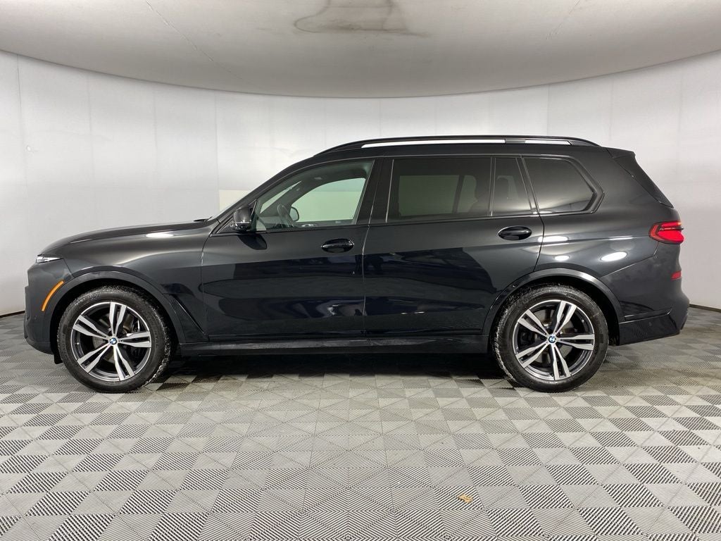 2025 BMW X7 M60i