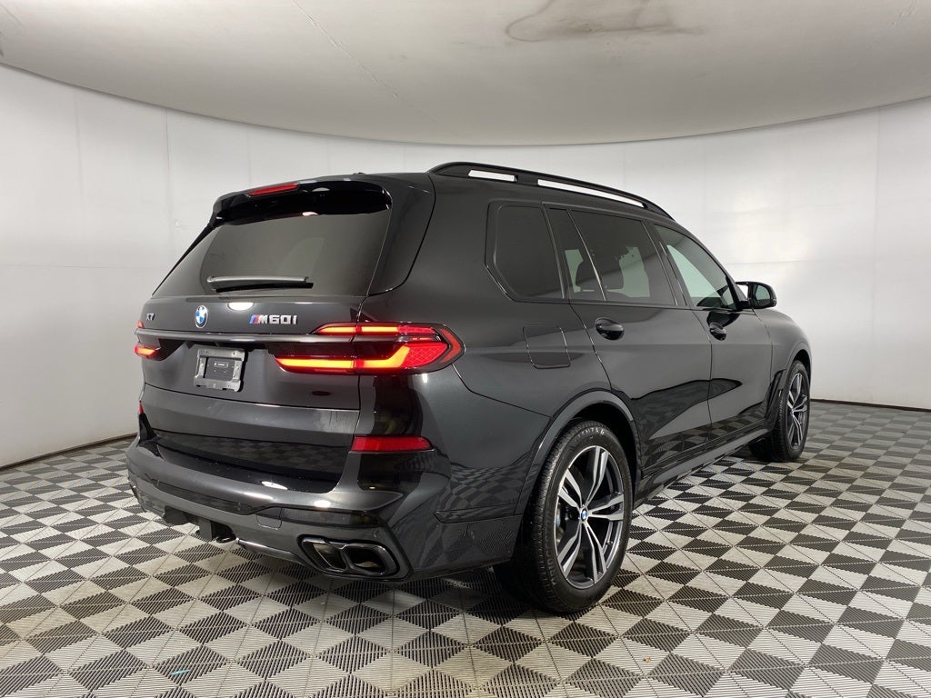 2025 BMW X7 M60i