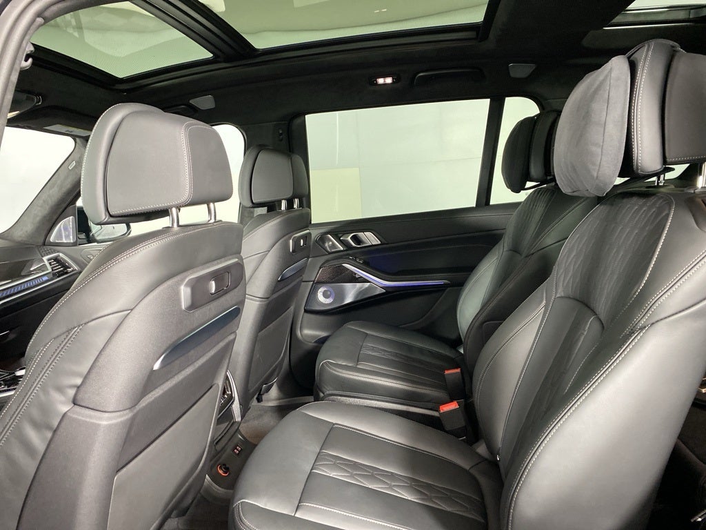 2025 BMW X7 M60i