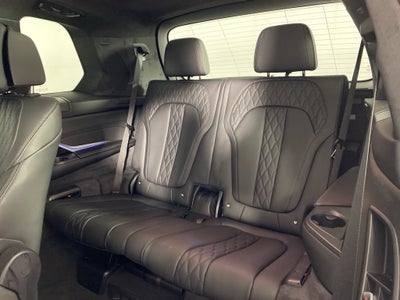 2025 BMW X7 M60i