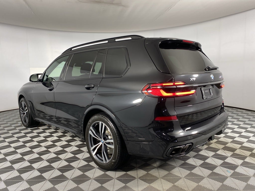 2025 BMW X7 M60i