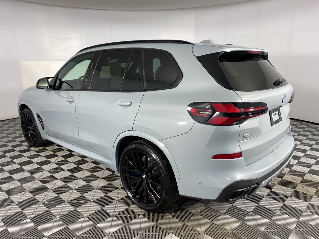 2025 BMW X5 M60i
