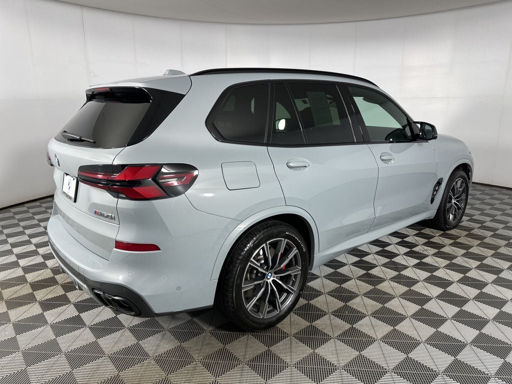 2026 BMW X5 M60i