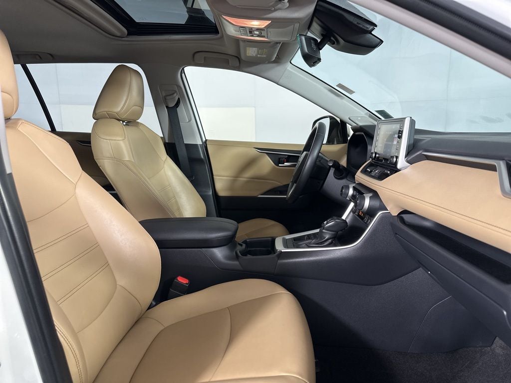 2020 Toyota RAV4 XLE Premium