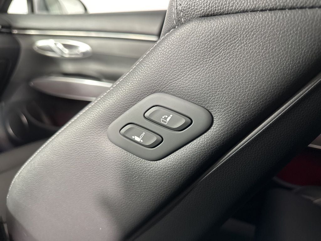 2022 Genesis GV70 2.5T