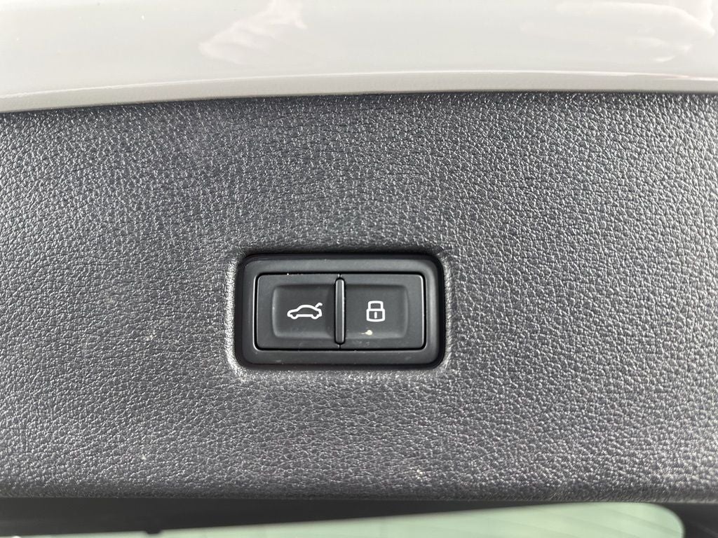 2023 Audi Q8 55 Prestige quattro